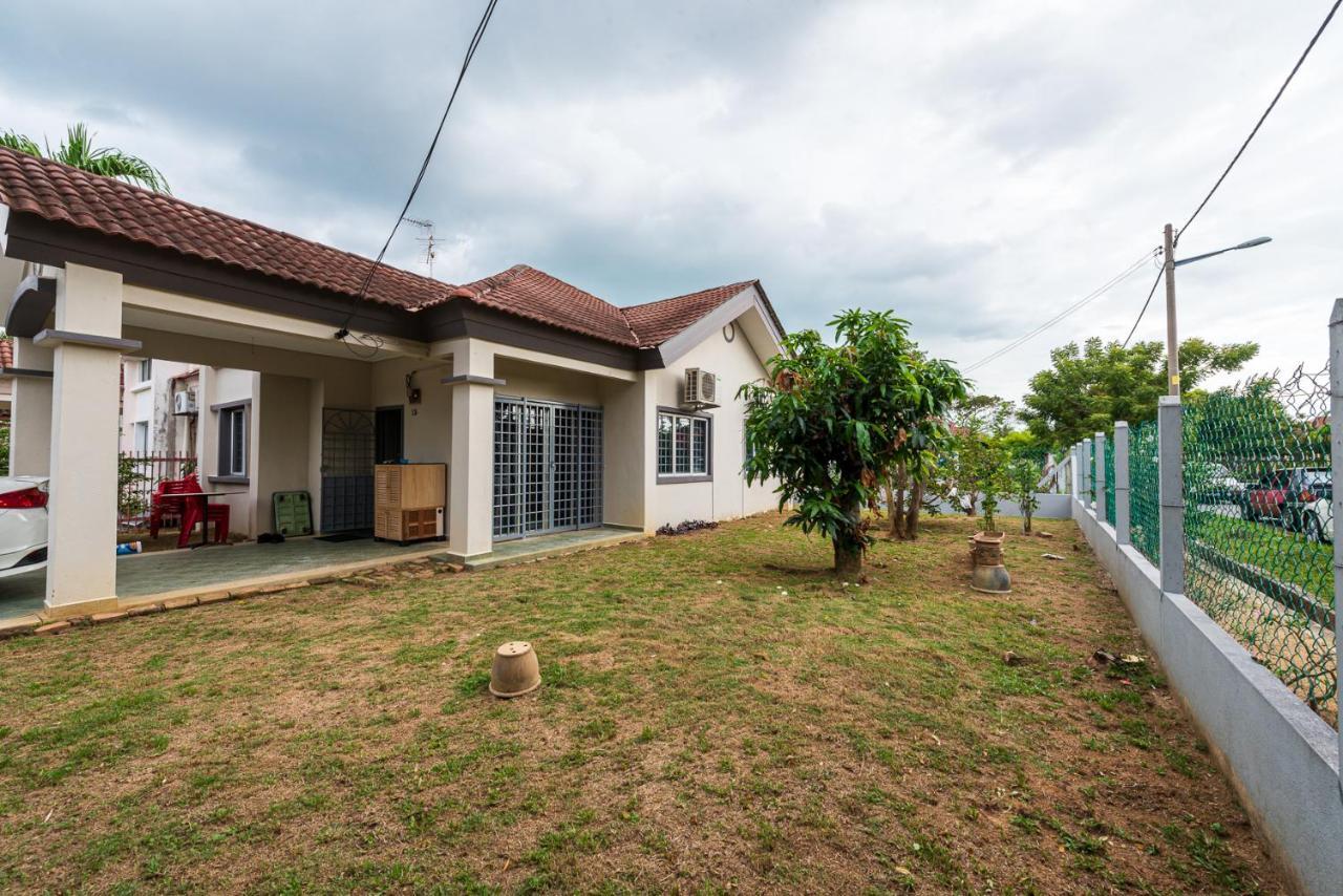 Sungai Pelek 3Br Retreat Homestay Near To Goldcoast, Sepang By Verano מראה חיצוני תמונה